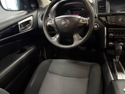 2020 Nissan Pathfinder SV