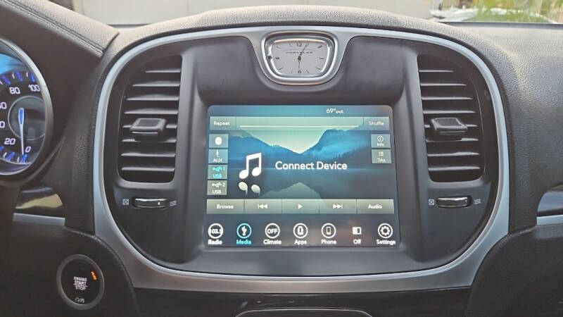 2019 Chrysler 300 Touring