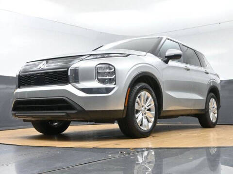 2025 Mitsubishi Outlander ES