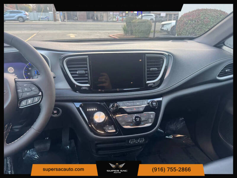 2023 Chrysler Pacifica Touring L