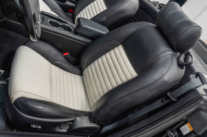 2003 Ford Thunderbird