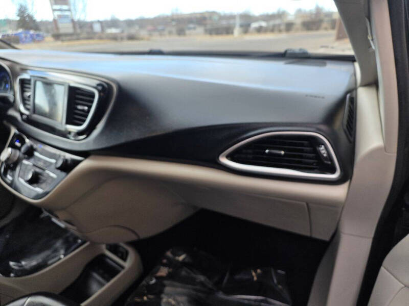 2021 Chrysler Voyager LXi
