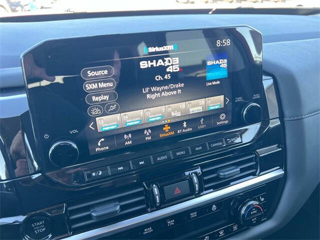 2025 Nissan Pathfinder SL