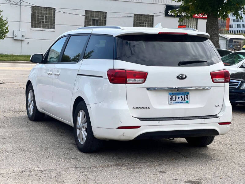 2016 Kia Sedona LX