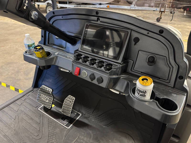 2023 VENOM 4 SEATER CUSTOM GOLF CART