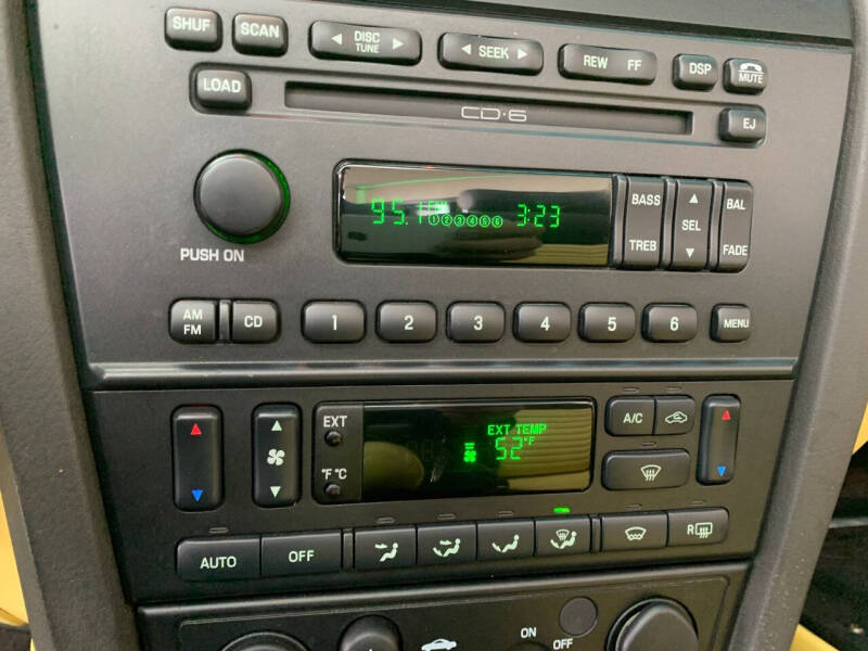 2002 Ford Thunderbird Deluxe