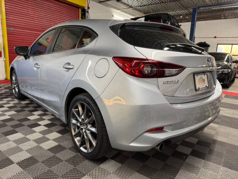 2018 Mazda MAZDA3 Touring