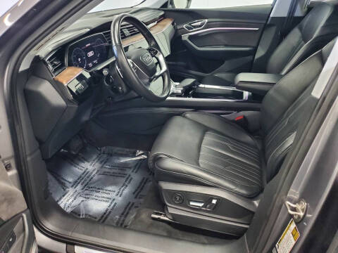 2019 Audi e-tron quattro Prestige