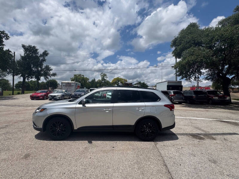 2018 Mitsubishi Outlander LE