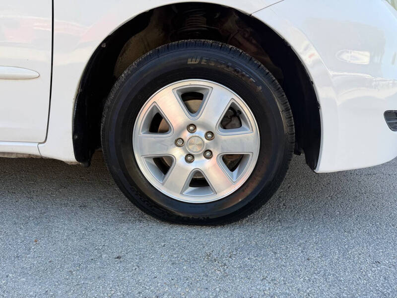 2006 Toyota Sienna CE 8 Passenger