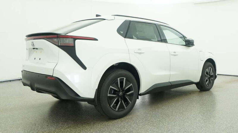 2026 Toyota bZ XLE Plus