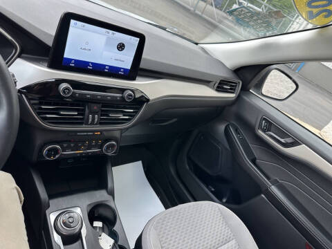 2022 Ford Escape SE