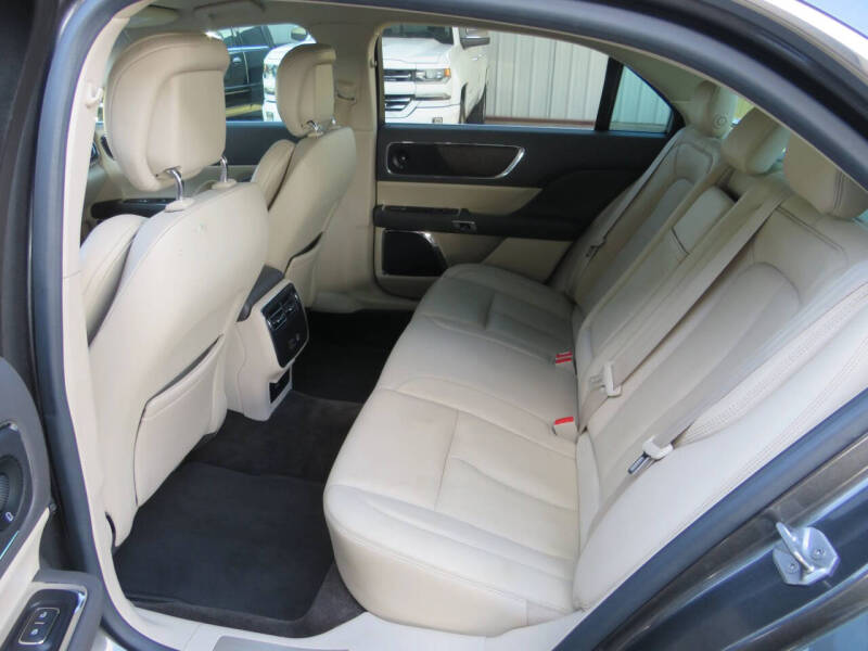 2017 Lincoln Continental Select