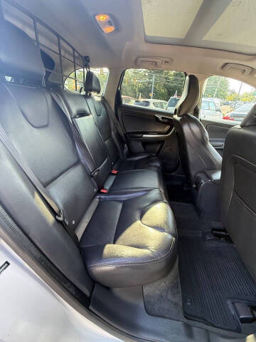 2017 Volvo XC60 T5 Dynamic