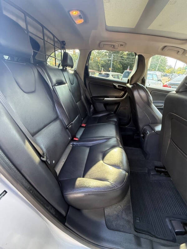 2017 Volvo XC60 T5 Dynamic