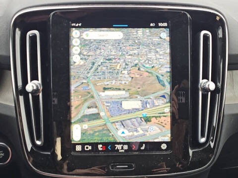 2023 Volvo XC40 B5 Plus Dark Theme