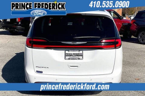 2024 Chrysler Pacifica Touring L