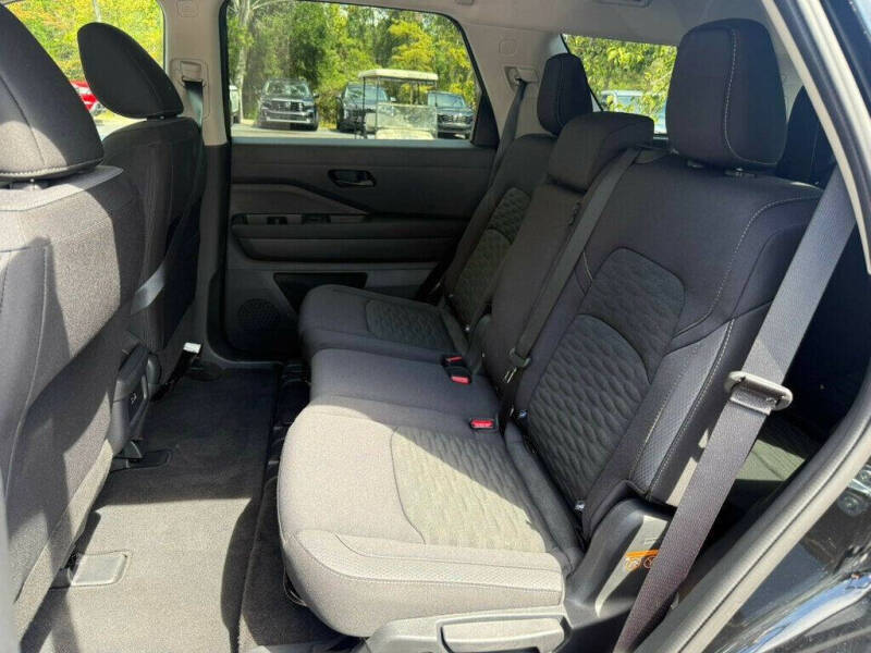 2025 Nissan Pathfinder S