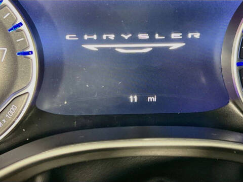 2027 Chrysler Pacifica Select
