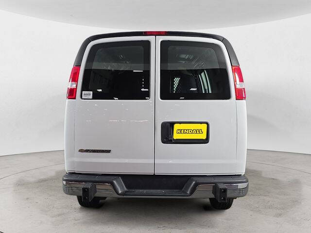 2024 Chevrolet Express 2500