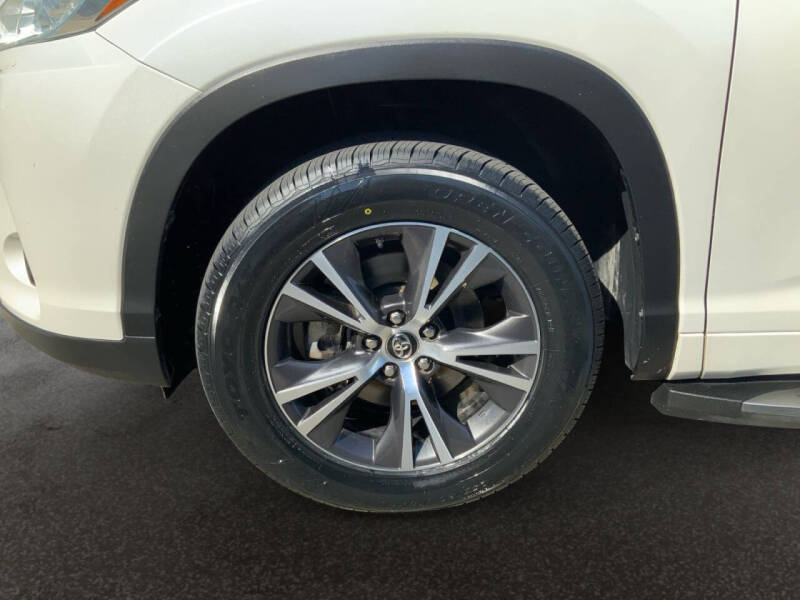 2017 Toyota Highlander LE Plus