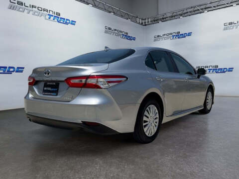 2020 Toyota Camry Hybrid LE