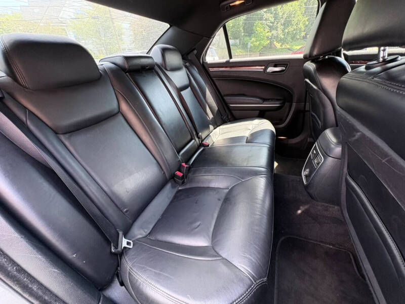 2012 Chrysler 300 Limited