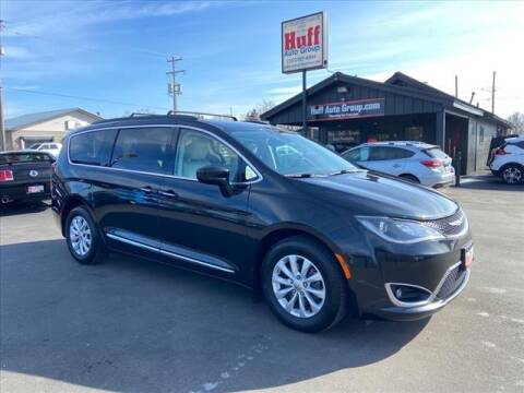 2017 Chrysler Pacifica for sale at HUFF AUTO GROUP in Jackson MI