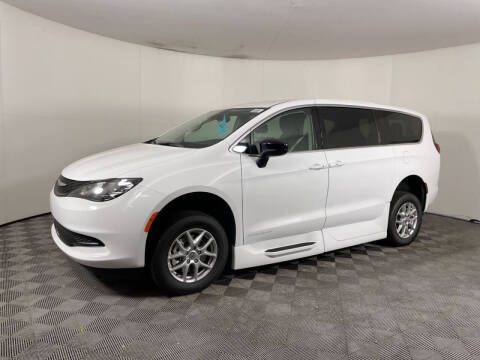 2024 Chrysler Voyager LX