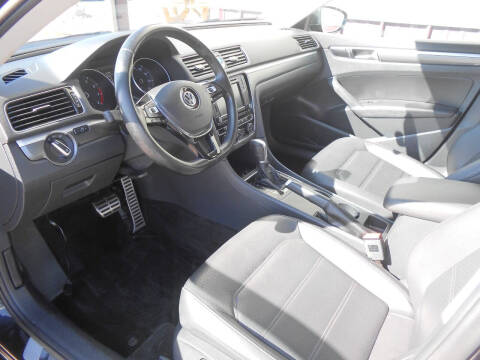 2017 Volkswagen Passat 1.8T R-Line