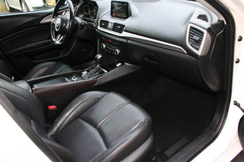 2018 Mazda MAZDA3 Touring