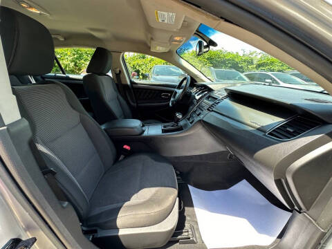 2010 Ford Taurus SEL