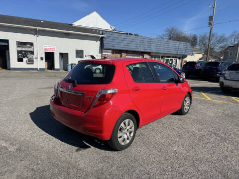 2014 Toyota Yaris 5-Door LE