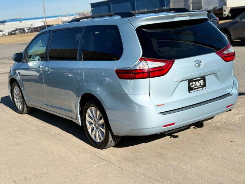 2017 Toyota Sienna LE 7-Passenger