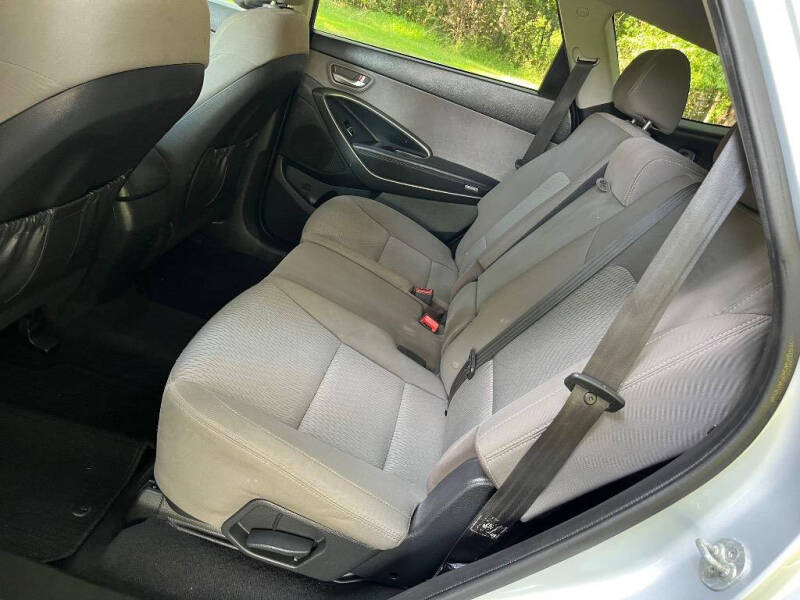 2017 Hyundai Santa Fe SE