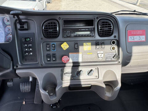 2017 Freightliner M2 106