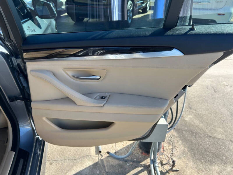 2011 BMW 5 Series 528i