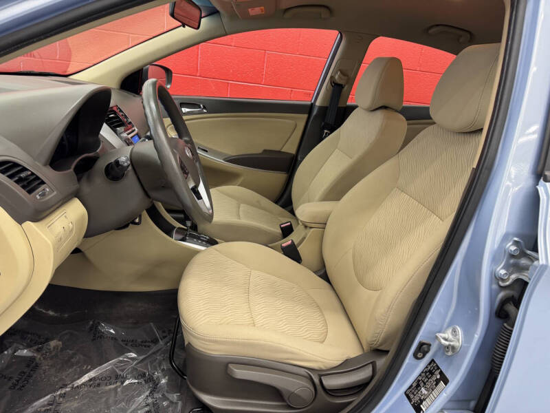 2012 Hyundai Accent GLS