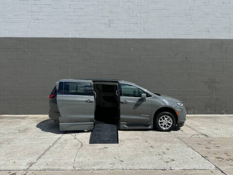 2022 Chrysler Pacifica Touring L