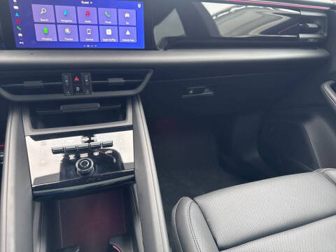 2025 Porsche Macan 4S Electric