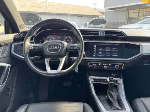 2021 Audi Q3 quattro Premium 40 TFSI