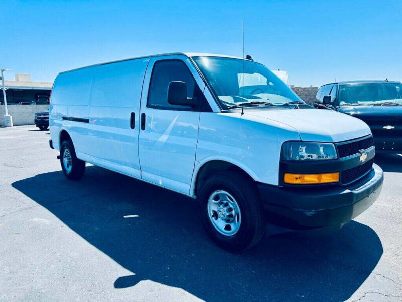 2023 Chevrolet Express 2500