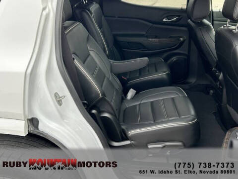 2023 GMC Acadia Denali