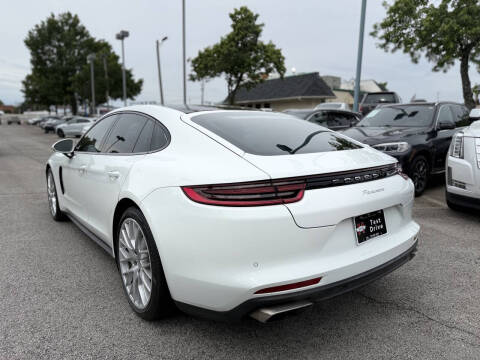 2017 Porsche Panamera 4
