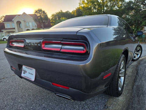 2015 Dodge Challenger SXT