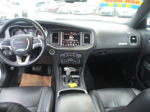 2016 Dodge Charger SXT