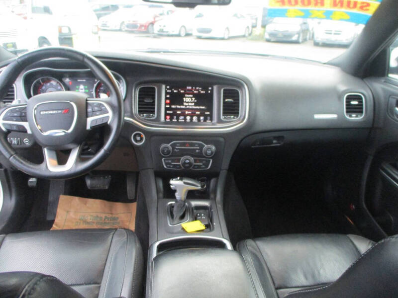 2016 Dodge Charger SXT