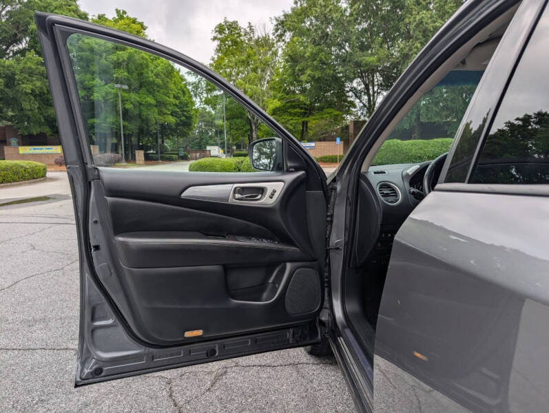 2019 Nissan Pathfinder SL