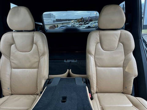 2023 Volvo XC90 Recharge T8 Ultimate Bright Theme 7P