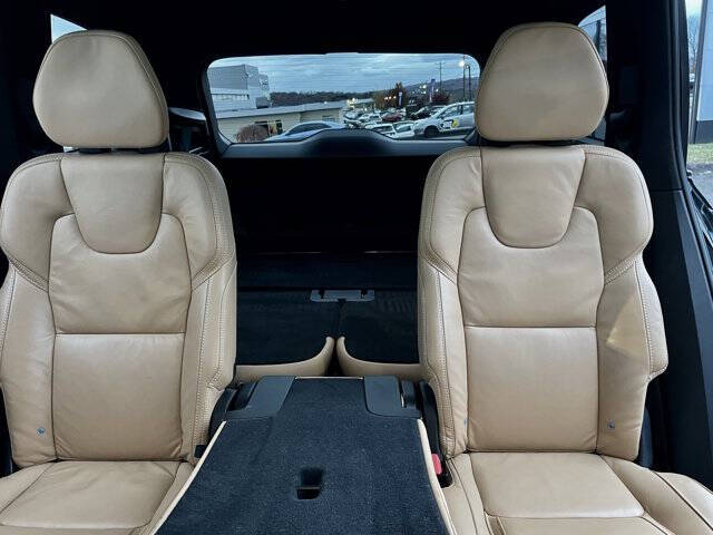 2023 Volvo XC90 Recharge T8 Ultimate Bright Theme 7P